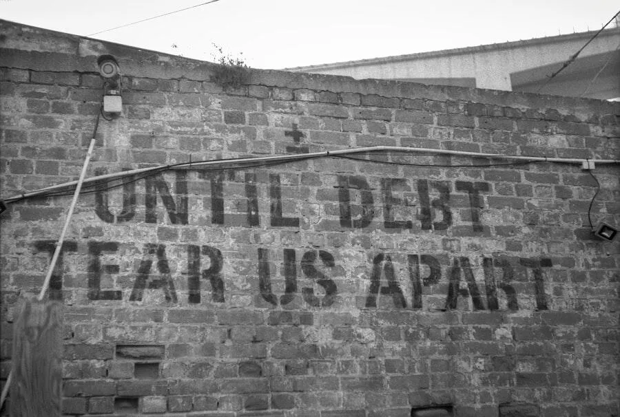 Budget management borrowing: how to avoid debt