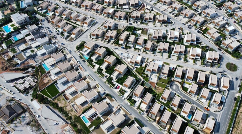 Photo credit against real estate collateral