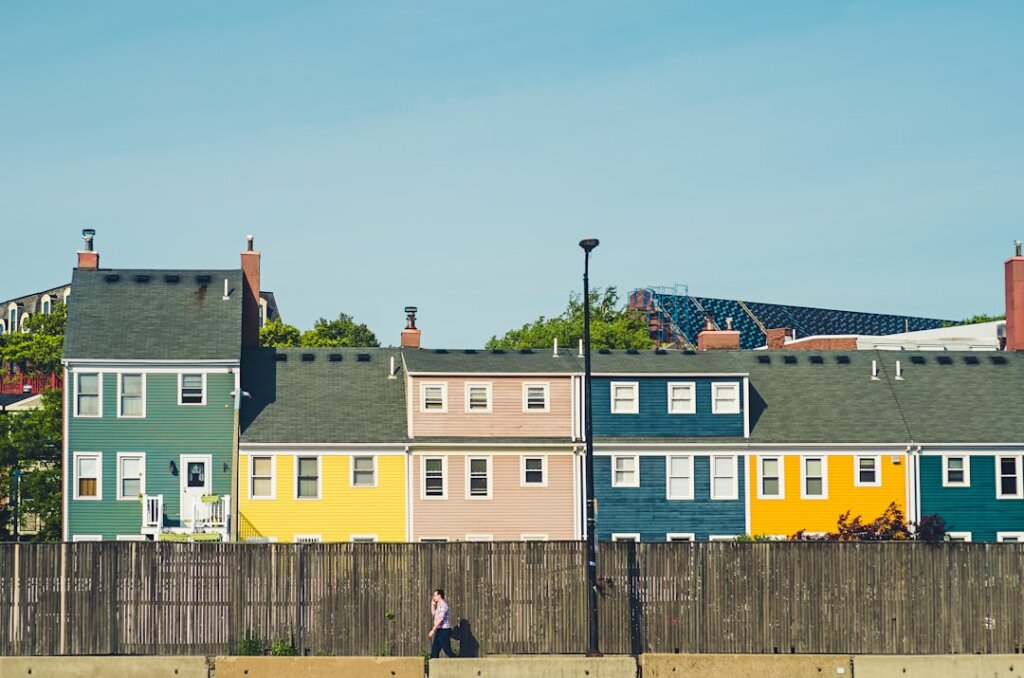 Photo credit against real estate