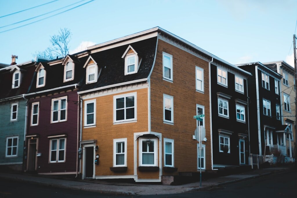 Photo credit against real estate