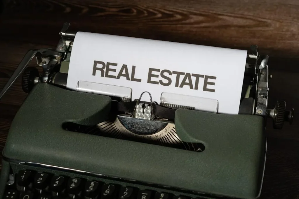 Photo aizdevumi pret nekustamā īpašuma ķīlu - loans against real estate collateral