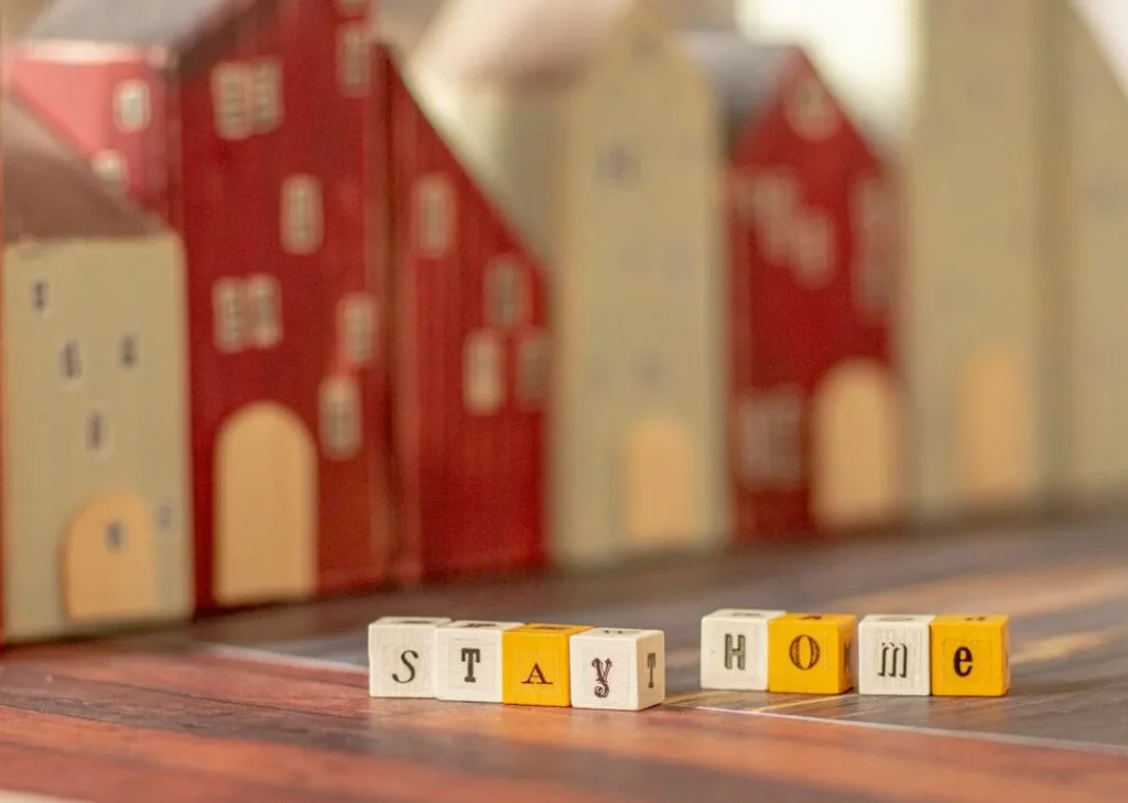 Photo aizdevums pret nekustamā īpašuma ķīlu -> loan against real estate collateral